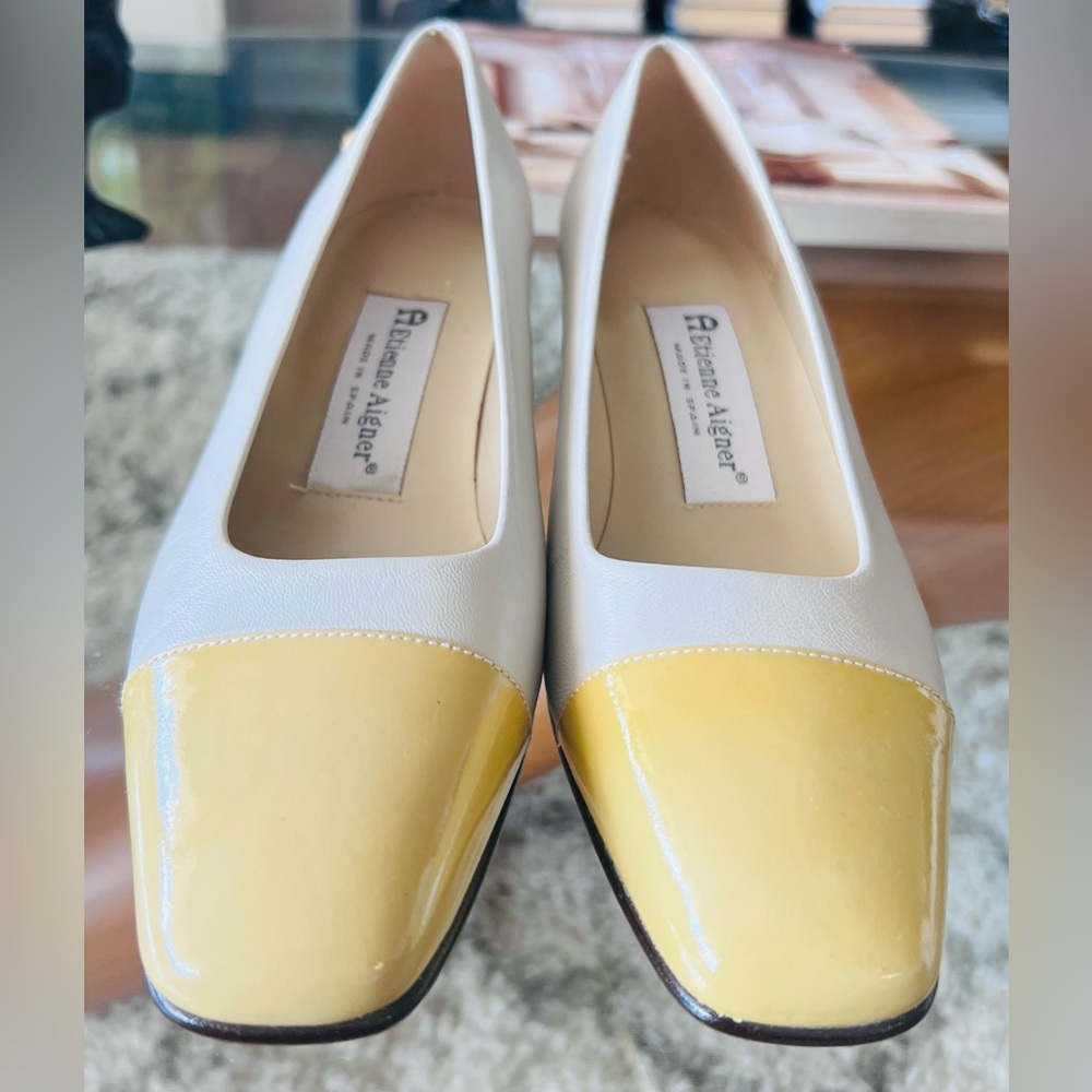 Etienne Aigner pumps